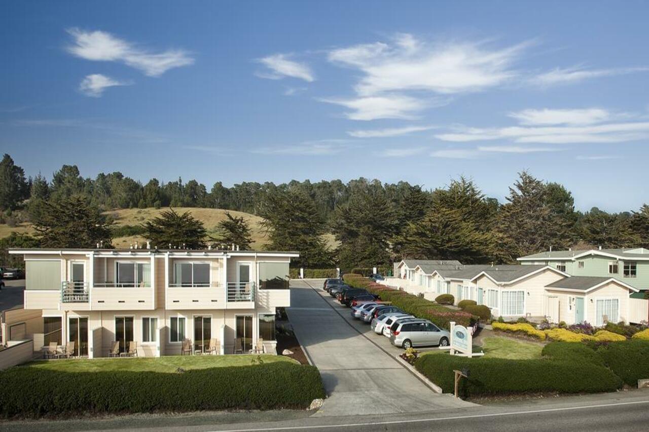 Cambria Landing Inn And Suites Exteriör bild