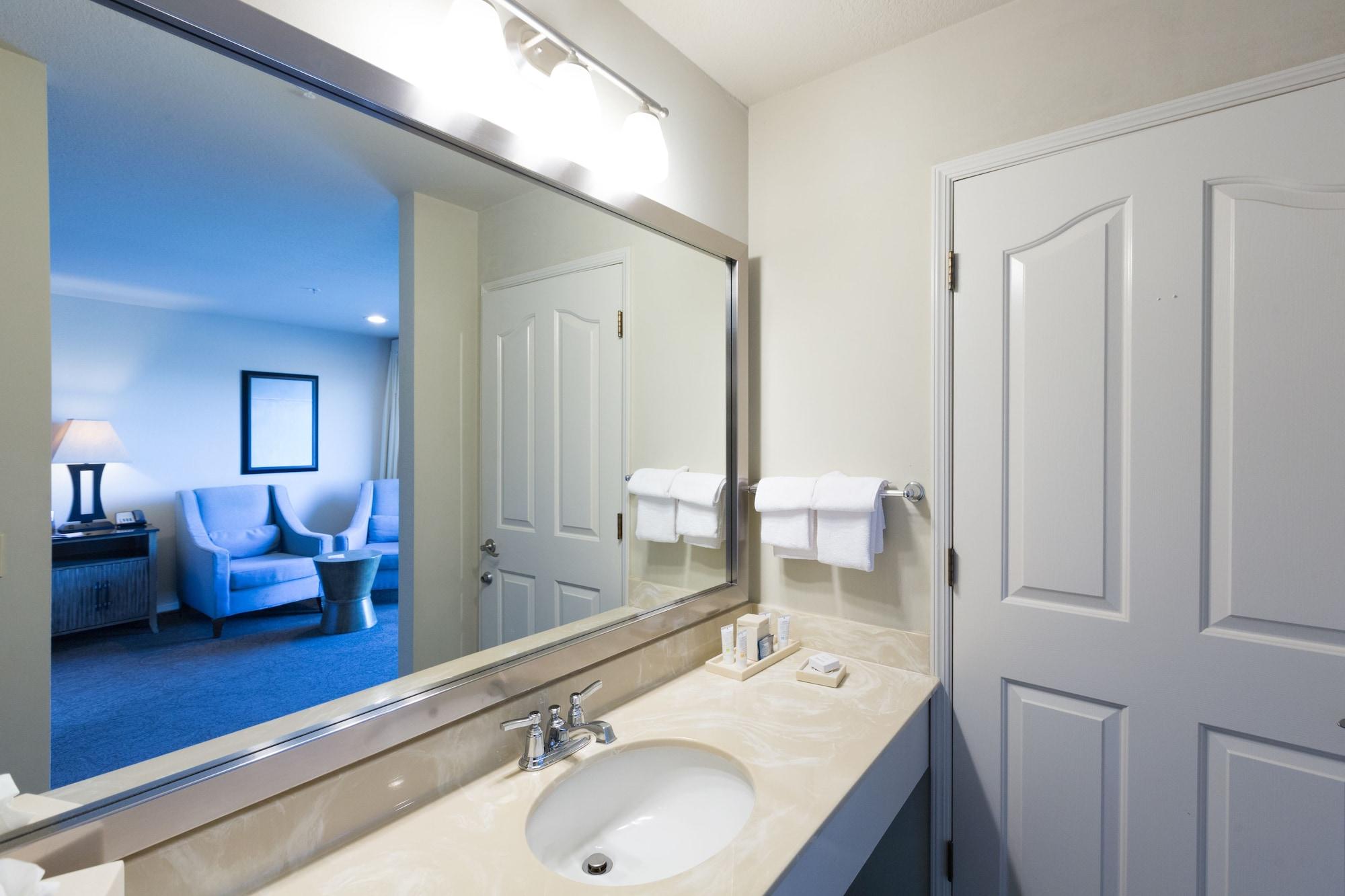 Cambria Landing Inn And Suites Exteriör bild