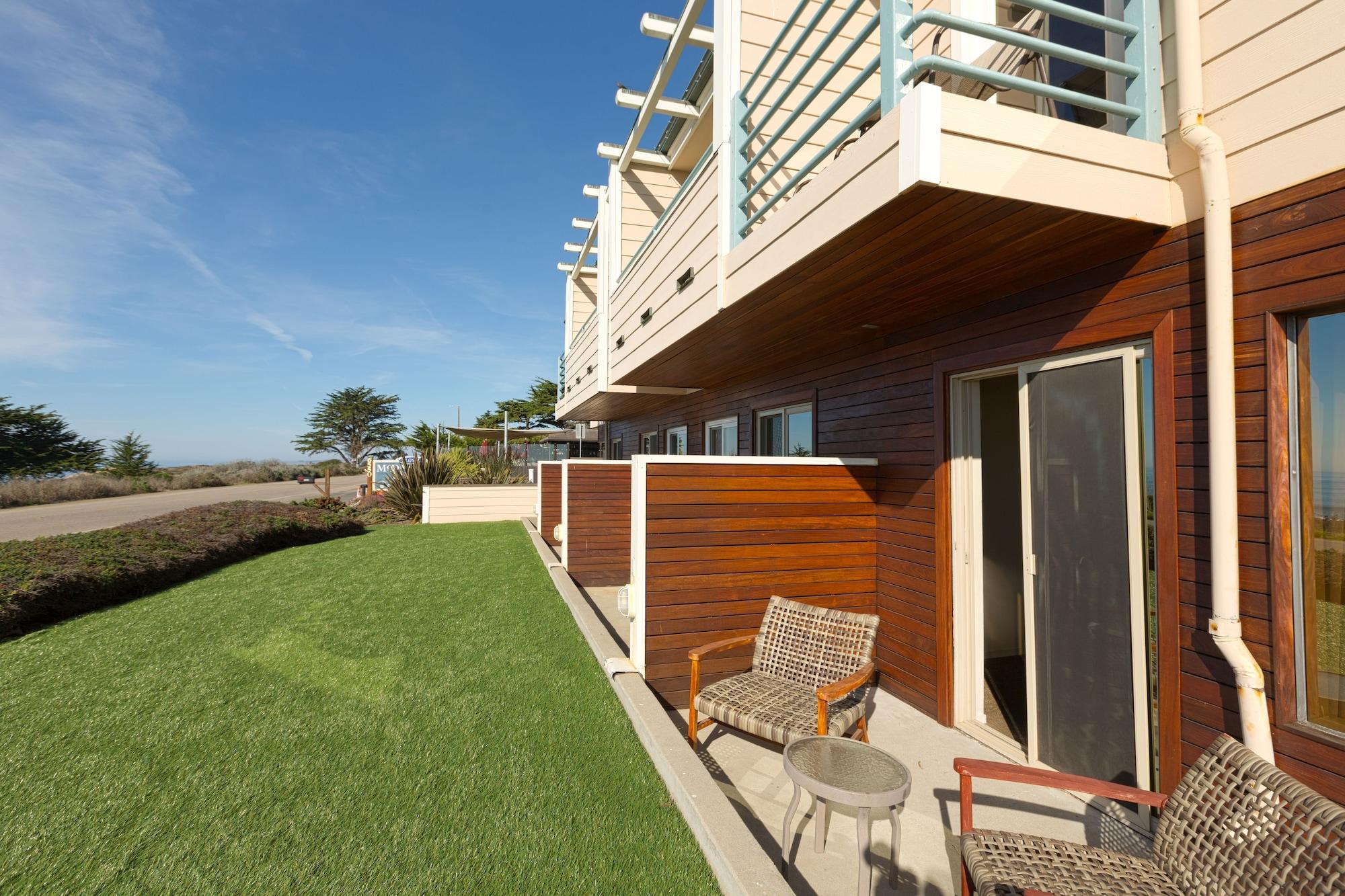 Cambria Landing Inn And Suites Exteriör bild