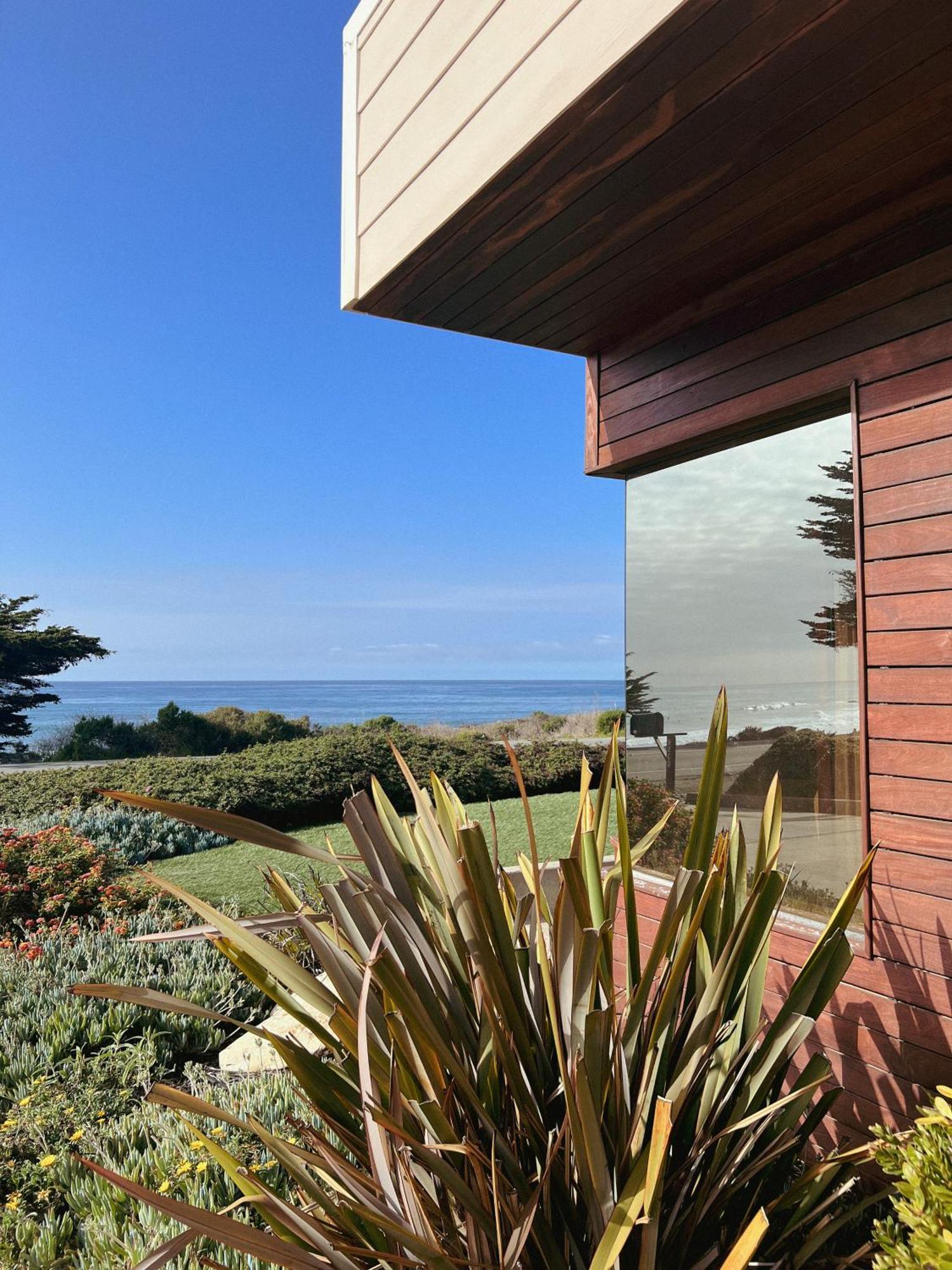 Cambria Landing Inn And Suites Exteriör bild