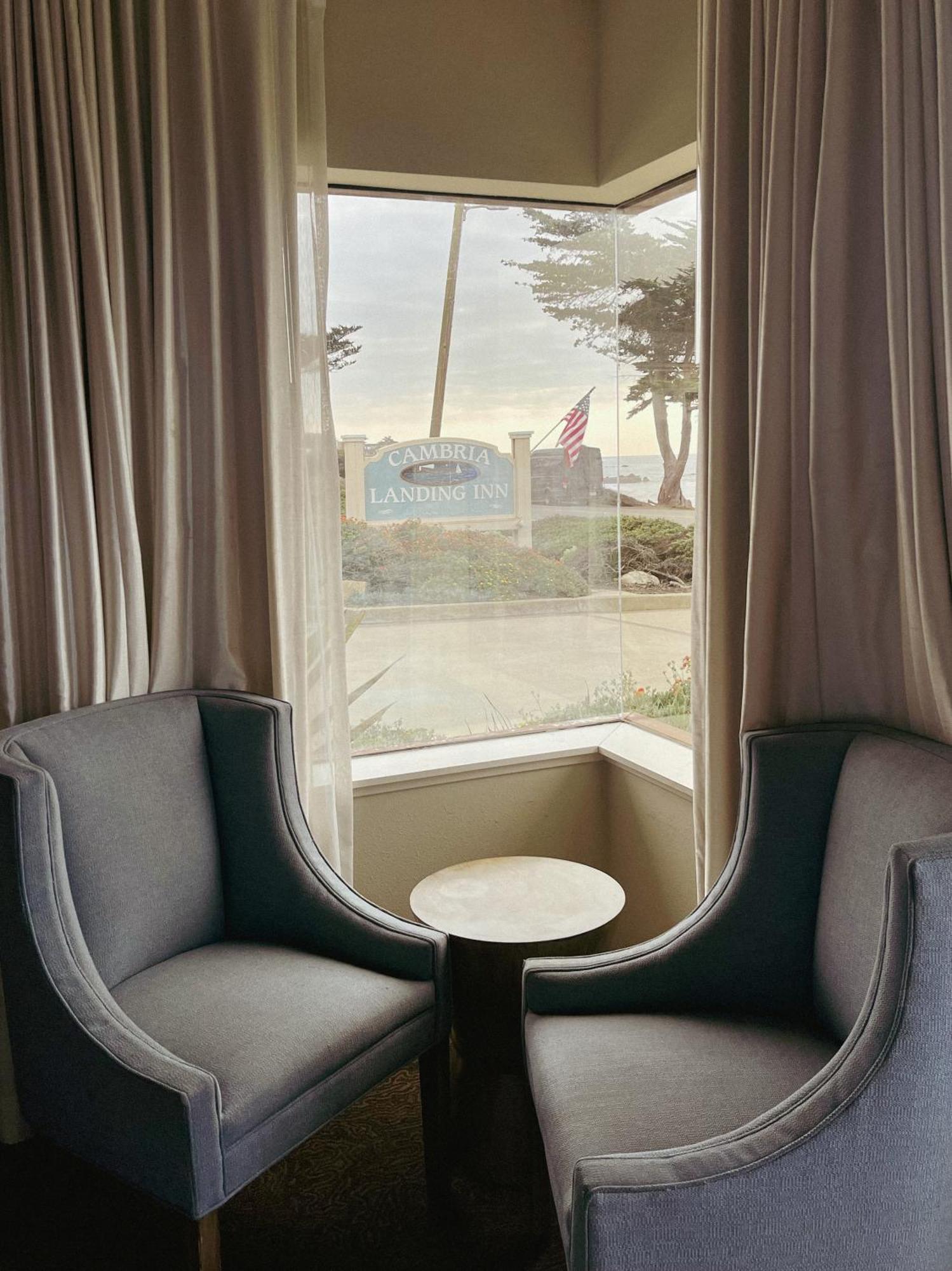 Cambria Landing Inn And Suites Exteriör bild