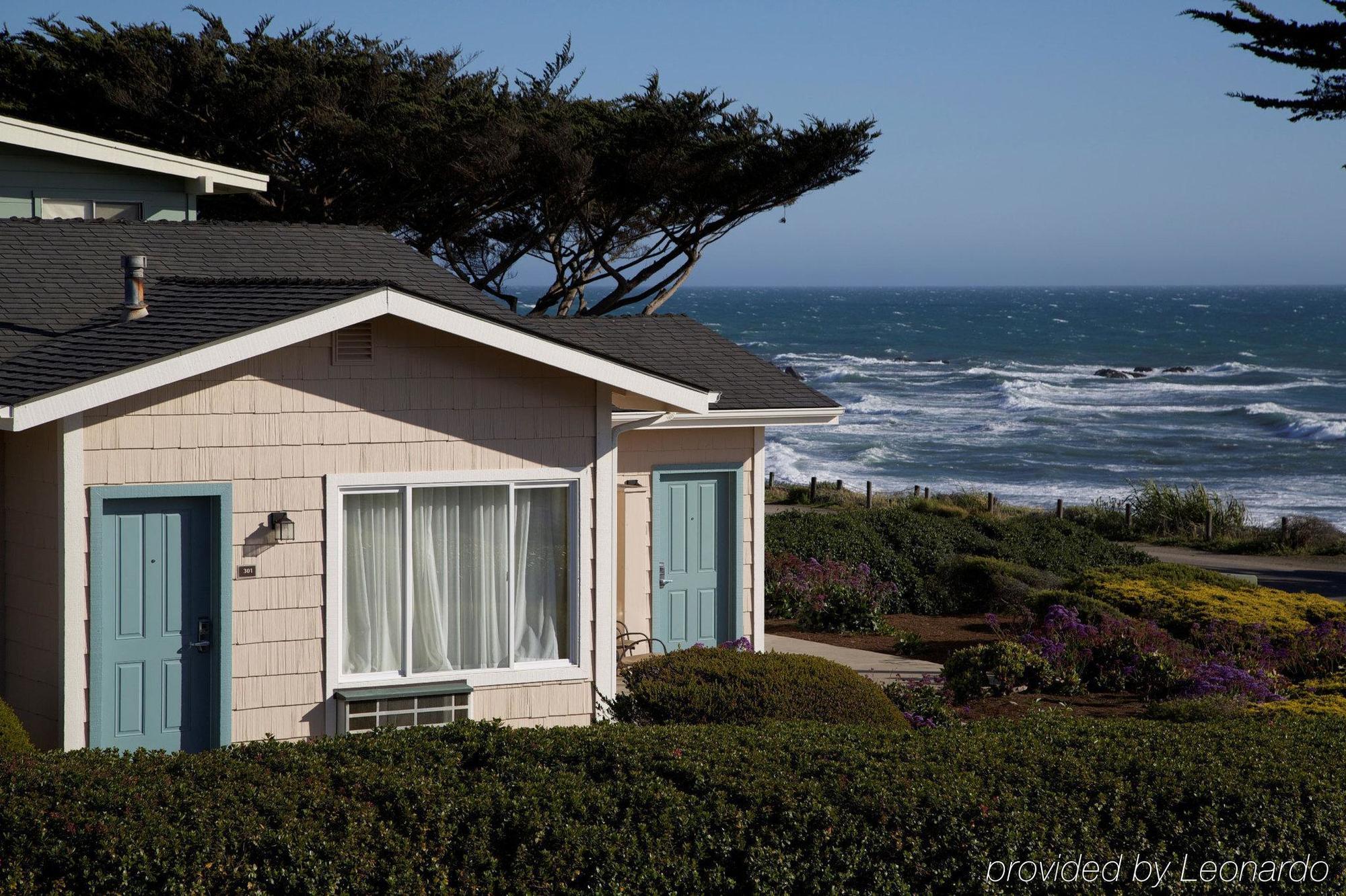 Cambria Landing Inn And Suites Exteriör bild