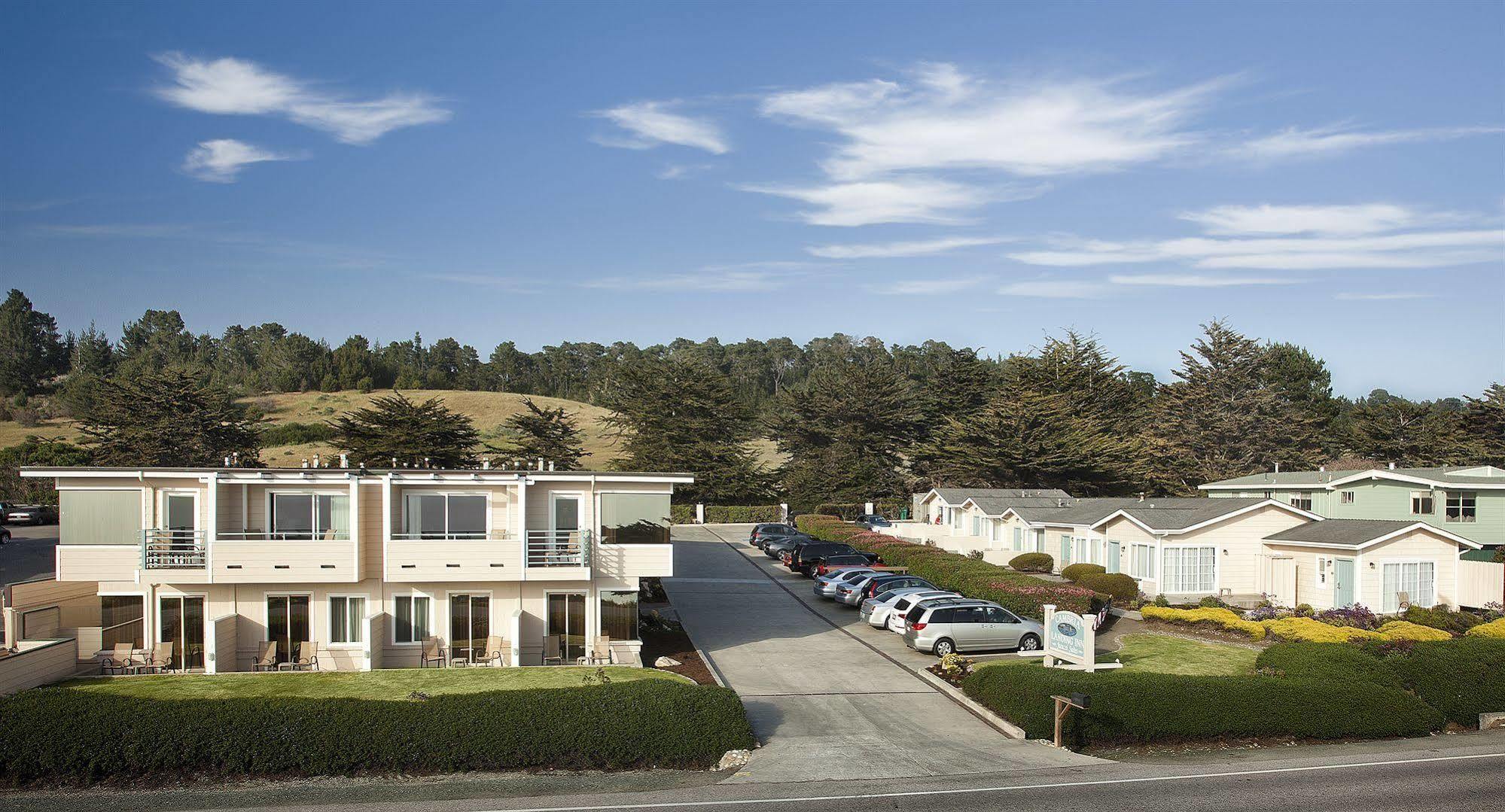 Cambria Landing Inn And Suites Exteriör bild